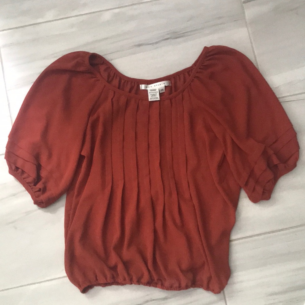 Max 100% polyester nice material blouse NWOT